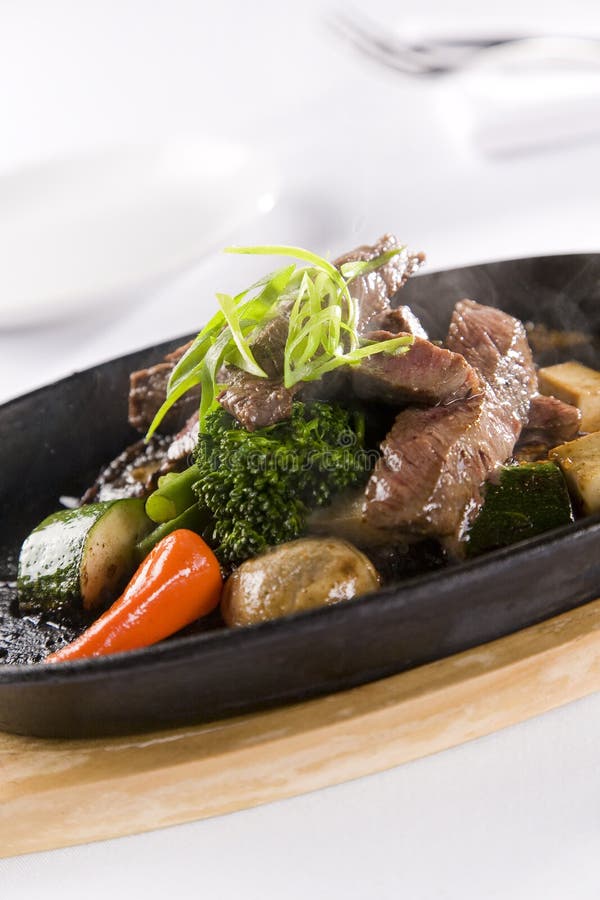 Honey & Pepper Sizzling Beef and Vegetables Stock Image Image of enoki, beef 12208785