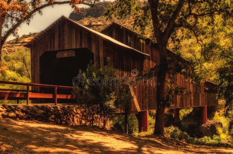 Honey Run Covered Bridge royaltyfri fotografi Honey Run Covered Bridge royaltyfri fotografi