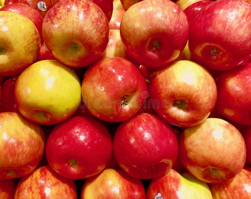 Honeycrisp apples stacked