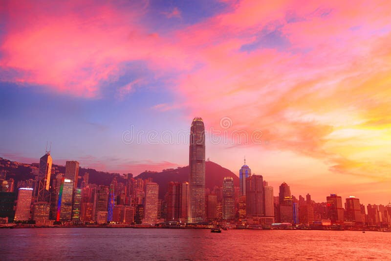 Hong Kong-horizon met zonsondergang stock foto Hong Kong-horizon met zonsondergang stock foto
