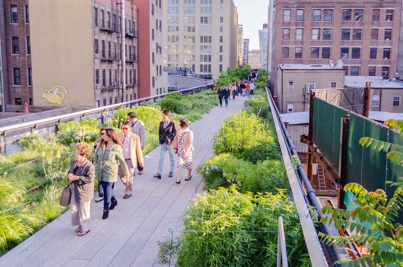 Hoog Lijnpark de Stad in van Uit het stadscentrum Manhattan, New York, de V.S. royalty-vrije stock afbeelding Hoog Lijnpark de Stad in van Uit het stadscentrum Manhattan, New York, de V.S. royalty-vrije stock afbeelding
