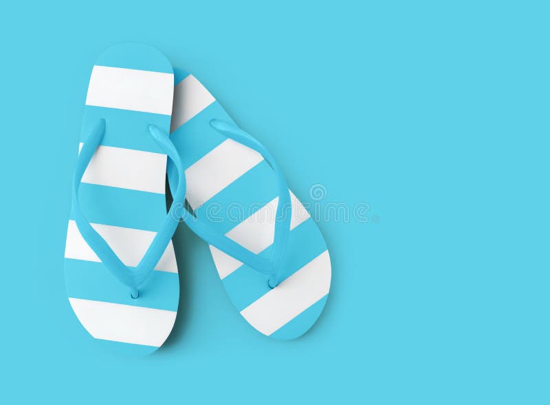 Hoogste mening van de lichtblauwe wipschakelaar van het de zomerstrand in azuurblauw achtergrond overzeese vakantievakantie en re royalty-vrije stock afbeelding Hoogste mening van de lichtblauwe wipschakelaar van het de zomerstrand in azuurblauw achtergrond overzeese vakantievakantie en re royalty-vrije stock afbeelding