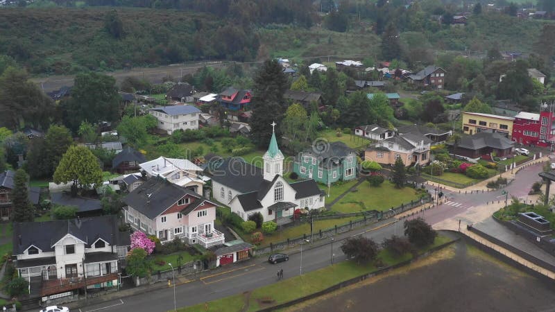 Hoogte : luchtfoto van de fruitige kerk
