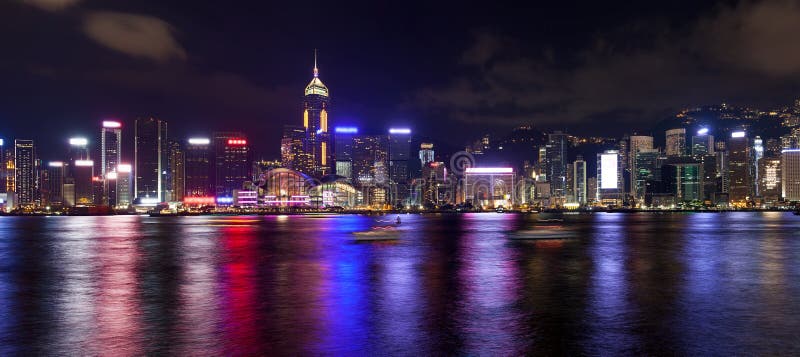 Horizon de Hong Kong Island Central City la nuit photos stock Horizon de Hong Kong Island Central City la nuit photos stock