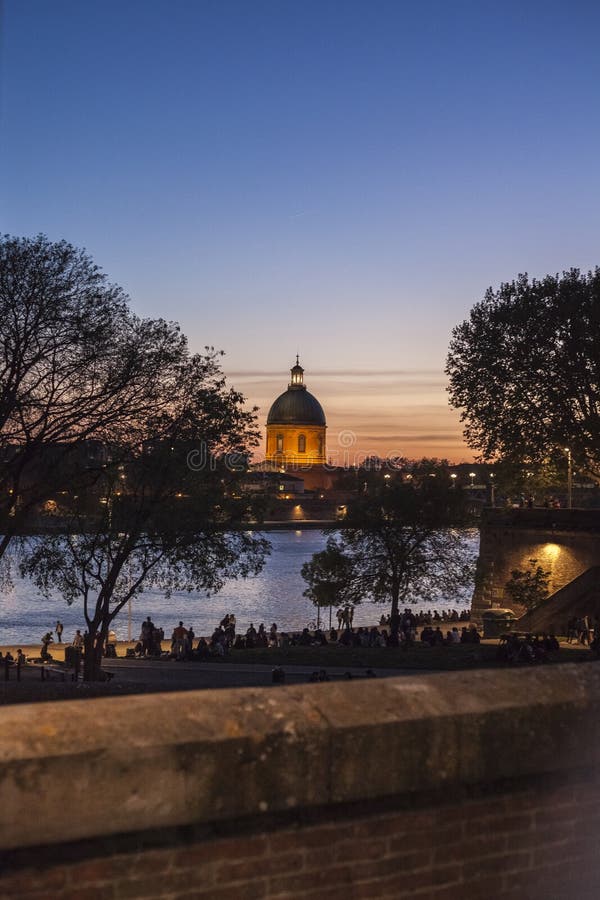 Horizon De Lumière De Coucher Du Soleil De Toulouse Photo