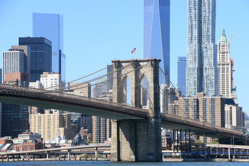 Horizon de passerelle et de Manhattan de Brooklyn photo stock Horizon de passerelle et de Manhattan de Brooklyn photo stock