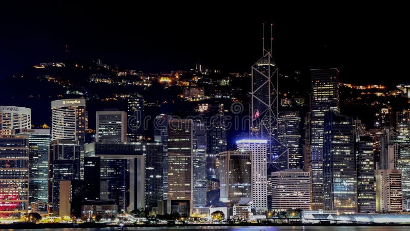 Horizon de ville de Hong Kong pendant la nuit image libre de droits Horizon de ville de Hong Kong pendant la nuit image libre de droits