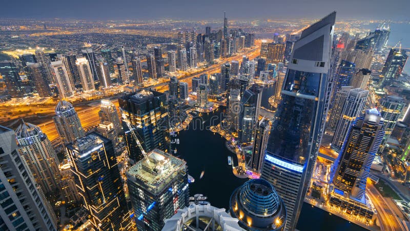 Skyline de dubaï au crépuscule clips vidéos