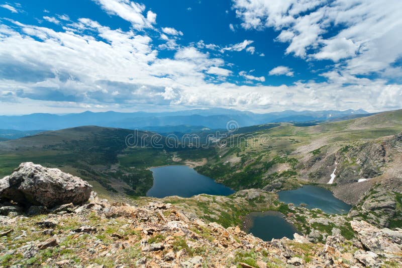Horizontal de lacs mountain images libres de droits Horizontal de lacs mountain images libres de droits