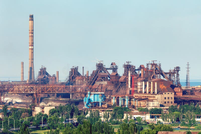 Download Horizontal Industriel Usine En Acier Industrie Lourde En Europe Photo stock - Image du chemical, environnement: 76083724