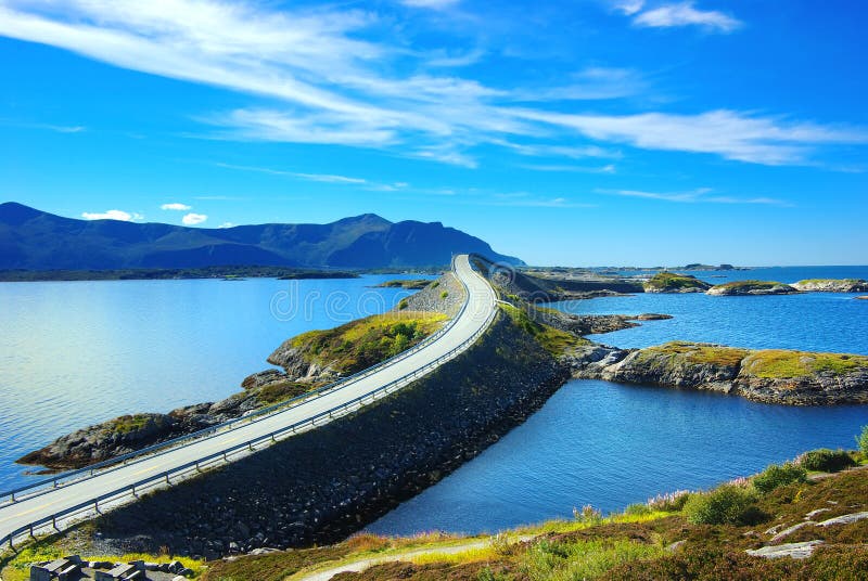 Horizontal pittoresque de la Norvège. Atlanterhavsvegen photo libre de droits Horizontal pittoresque de la Norvège. Atlanterhavsvegen photo libre de droits