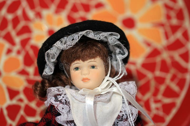 124 photos et images de Annabelle Doll - Getty Images
