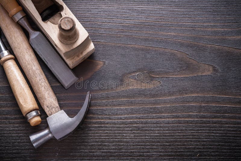 Horizontal view of claw hammer wooden shaving