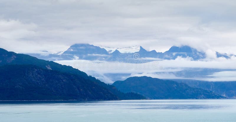 Horizonte de Alaska con las montañas fotos de archivo Horizonte de Alaska con las montañas fotos de archivo
