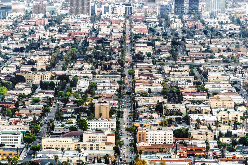 Horizonte de la ciudad de Los Ángeles en la oscuridad fotos de archivo Horizonte de la ciudad de Los Ángeles en la oscuridad fotos de archivo