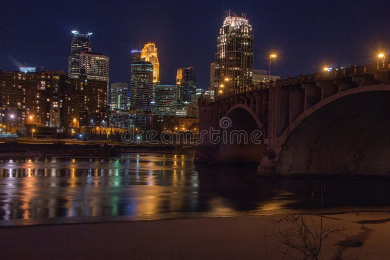 Horizonte de Minneapolis en Minnesota, los E.E.U.U. foto de archivo Horizonte de Minneapolis en Minnesota, los E.E.U.U. foto de archivo