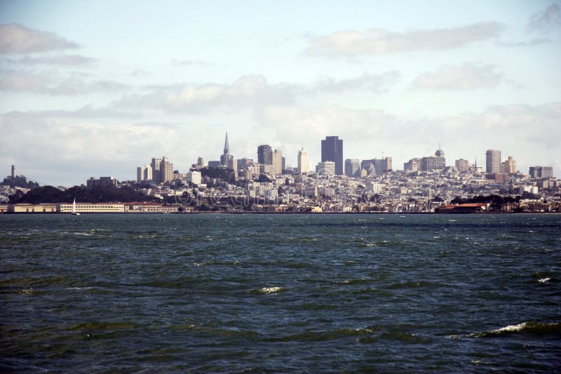 Horizonte de San Francisco, California, los E.E.U.U. imagen de archivo libre de regalías Horizonte de San Francisco, California, los E.E.U.U. imagen de archivo libre de regalías