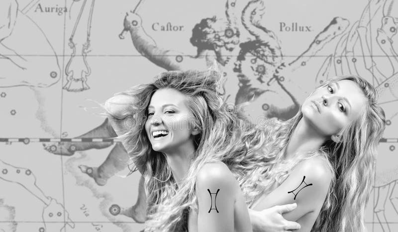 horoscope Gemini Zodiac Sign, géminis hermosos de la mujer en mapa del zodiaco imagenes de archivo horoscope Gemini Zodiac Sign, géminis hermosos de la mujer en mapa del zodiaco imagenes de archivo