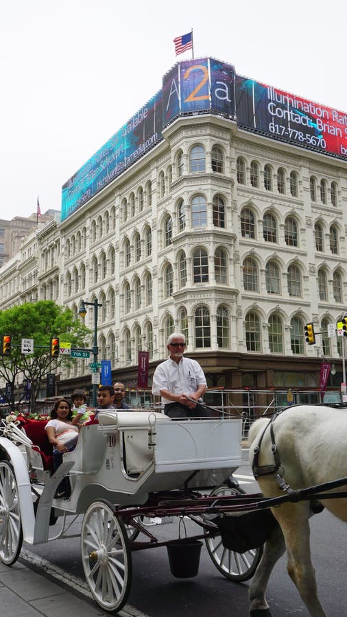 Horse and Carriage Rides in Philadelphia, USA Editorial Photography ...