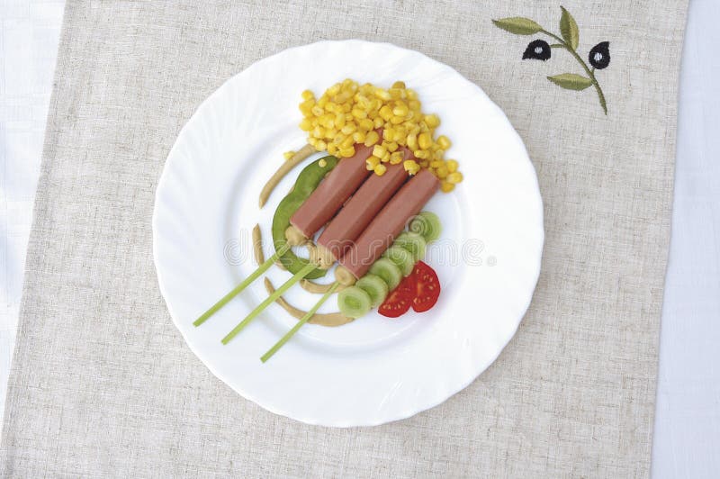 Hot dog con insalata fotografie stock Hot dog con insalata fotografie stock