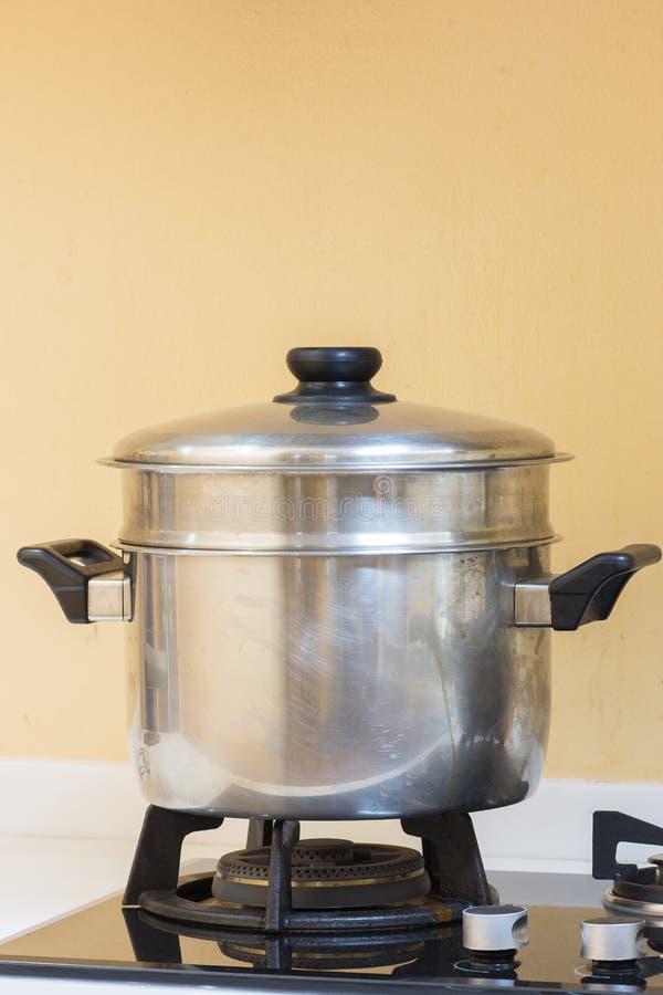 662 Saucepan Stove Hot Burner Stock Photos Free & RoyaltyFree Stock