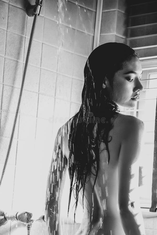 Nude coeds in the shower - Real Naked Girls