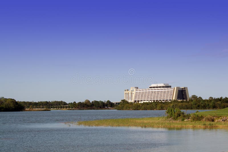 Hotel contemporáneo en el mundo de Walt Disney en Orlando imagen de archivo Hotel contemporáneo en el mundo de Walt Disney en Orlando imagen de archivo