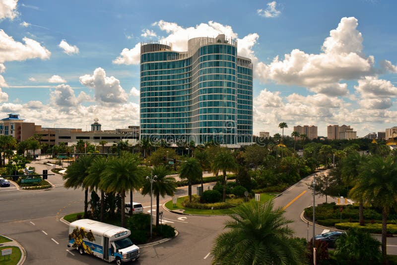 Hotel De Aventura Con El Transporte Universal Divertido Foto editorial - Imagen de divertido, hoteles: 131072501 Hotel De Aventura Con El Transporte Universal Divertido Foto editorial - Imagen de divertido, hoteles: 131072501