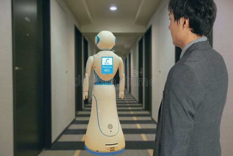 Hotel esperto na indústria 4 da hospitalidade 0 conceitos da tecnologia, uso assistente do robô do mordomo do robô para cumprimen