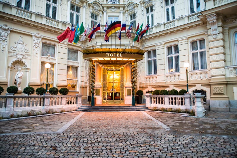 Hotel europeo internazionale di lusso fotografie stock libere da diritti Hotel europeo internazionale di lusso fotografie stock libere da diritti