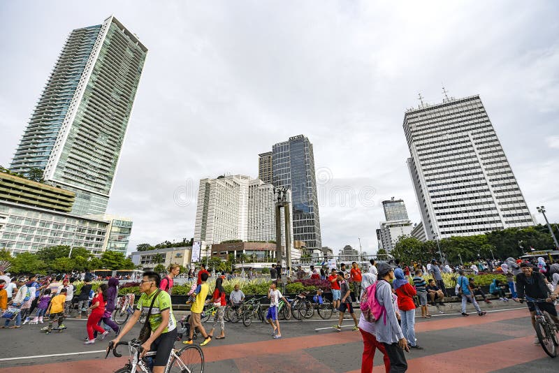 Hotel Indonesia Roundabout durante o Dia Livre do Carro CFD fotografia de stock Hotel Indonesia Roundabout durante o Dia Livre do Carro CFD fotografia de stock