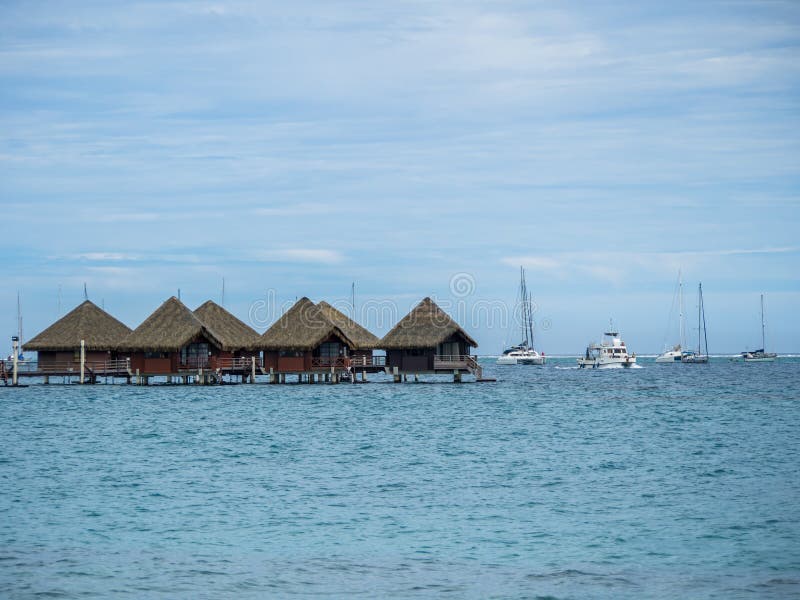 Hotel intercontinentale della stazione termale e della località di soggiorno a Papeete, Tahiti, Polinesia francese fotografia stock libera da diritti Hotel intercontinentale della stazione termale e della località di soggiorno a Papeete, Tahiti, Polinesia francese fotografia stock libera da diritti