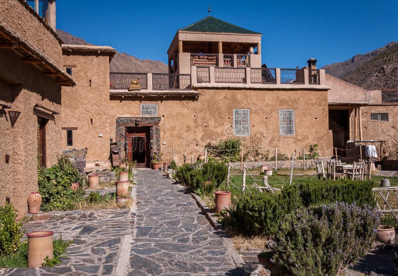 Hotel in montagne di atlante, Marocco di berbero fotografia stock libera da diritti Hotel in montagne di atlante, Marocco di berbero fotografia stock libera da diritti