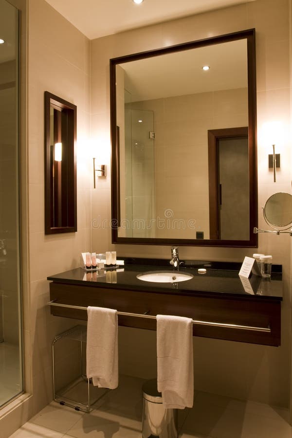 Hotel o cuarto de baño elegante del apartamento