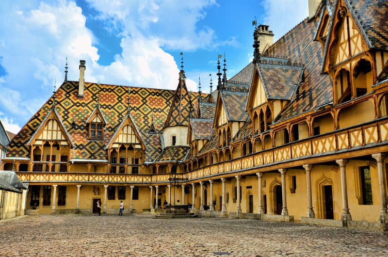 Hotell Dieu, Beaune, Frankrike royaltyfri bild Hotell Dieu, Beaune, Frankrike royaltyfri bild