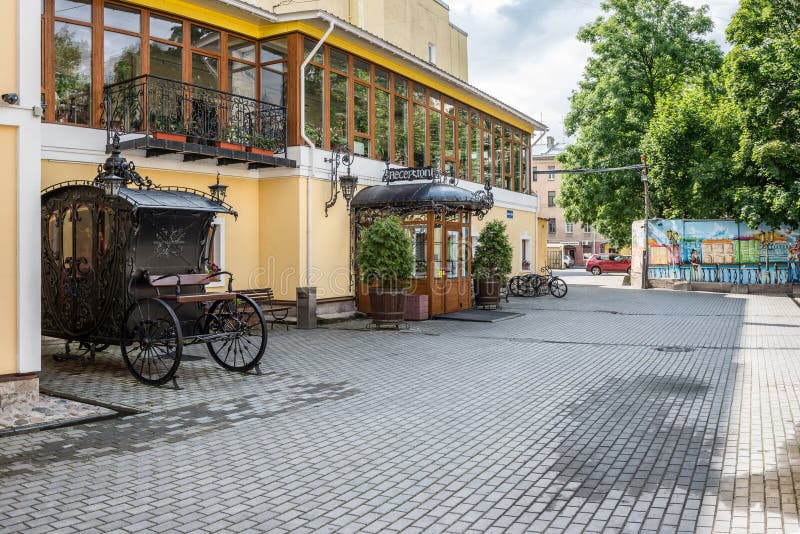Hotellgård i St Petersburg arkivfoto Hotellgård i St Petersburg arkivfoto