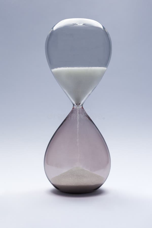 Hourglass jako czasu przelotny pojęcie dla biznesowego ostatecznego terminu zdjęcia royalty free Hourglass jako czasu przelotny pojęcie dla biznesowego ostatecznego terminu zdjęcia royalty free