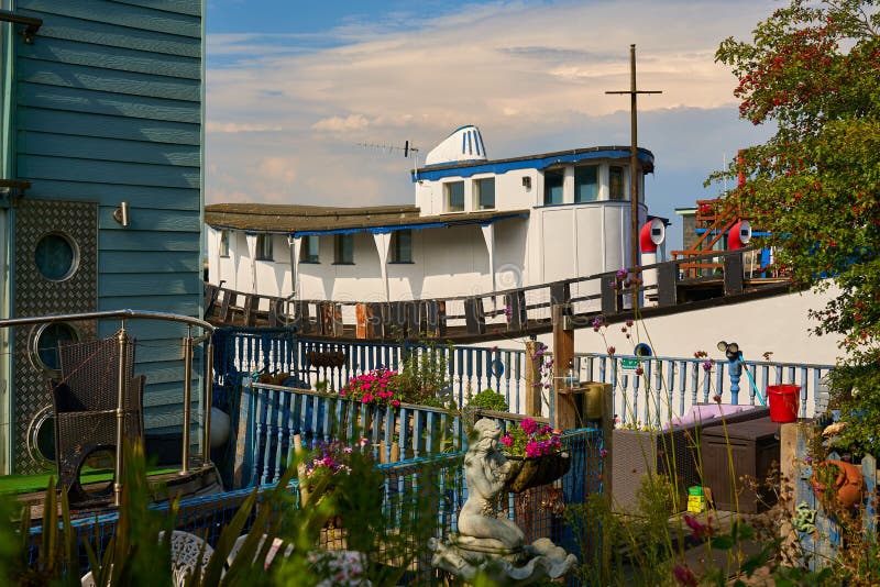 Hous Shaped As a Boat in Bembridge Harbour on the Isle of Wight