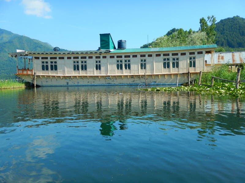 Houseboat in Dal lake