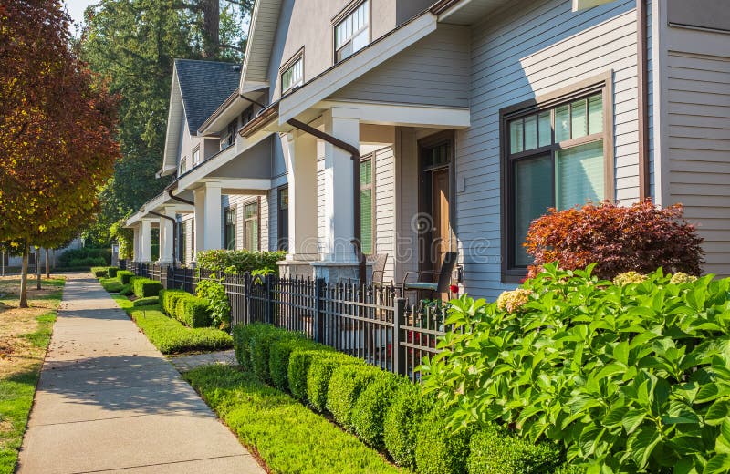 Houses In Suburb At Summer In North America Houses With Nice Landscape