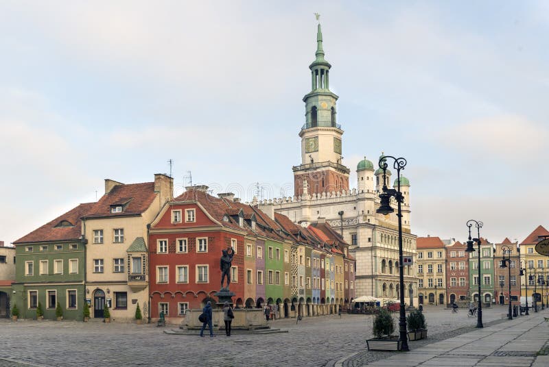 Houses and Town Hall in Old Market Square, Poznan, Poland Editorial ...