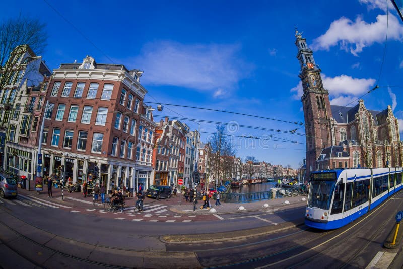 HOUSTON, ETATS-UNIS 10 MARS 2018 : La vue extérieure du tram d'Amsterdam est un réseau de tram qu'elle a été actionnée par le pub photo libre de droits HOUSTON, ETATS-UNIS 10 MARS 2018 : La vue extérieure du tram d'Amsterdam est un réseau de tram qu'elle a été actionnée par le pub photo libre de droits
