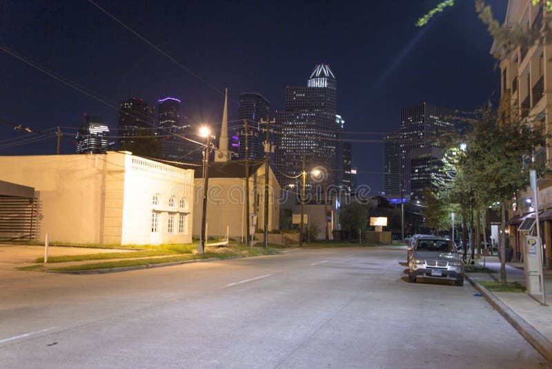 Houston van uit het stadscentrum bij nacht stock fotografie Houston van uit het stadscentrum bij nacht stock fotografie