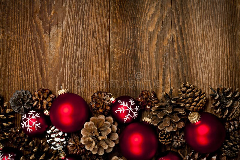 Houten achtergrond met de ornamenten van Kerstmis Houten achtergrond met de ornamenten van Kerstmis