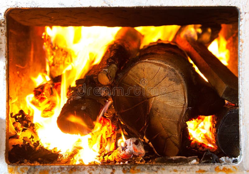 Houten-brandt fornuis royalty-vrije stock foto Houten-brandt fornuis royalty-vrije stock foto