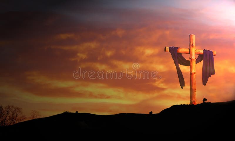 Houten kruis onder zonsopgang stock foto Houten kruis onder zonsopgang stock foto