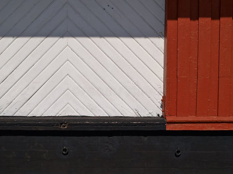 Houten muur en zwarte concrete abstracte achtergrond royalty-vrije stock afbeeldingen Houten muur en zwarte concrete abstracte achtergrond royalty-vrije stock afbeeldingen