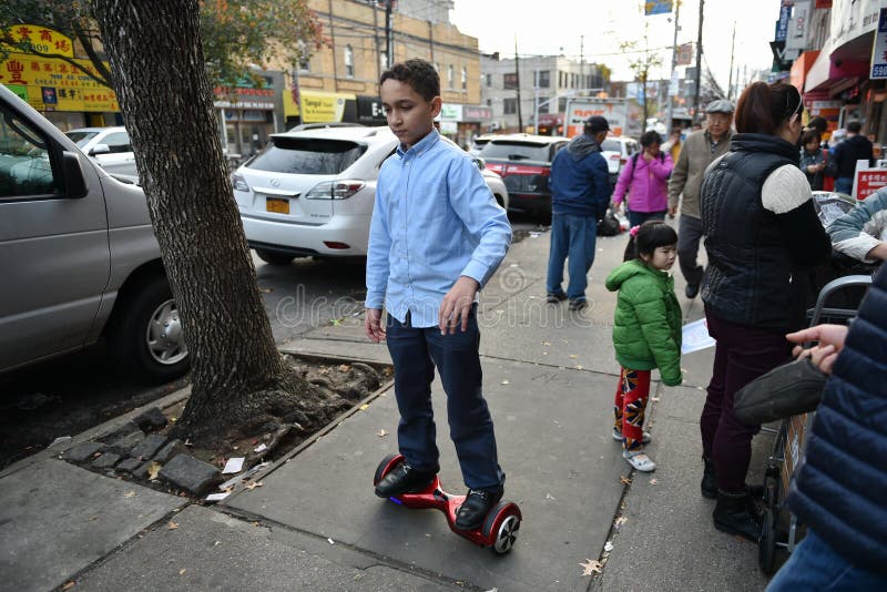 Hoverboard ryttare royaltyfri foto Hoverboard ryttare royaltyfri foto
