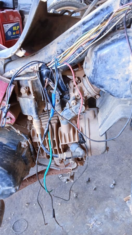 How to connect the ignition switch on a honda motorcycle imagens de stock