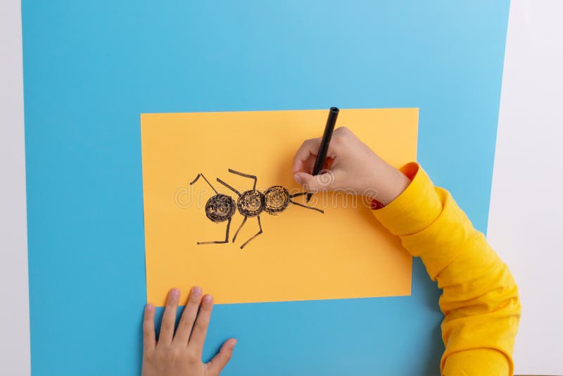 How to draw an ant, an easy art project for a preschooler, DIY, step 2